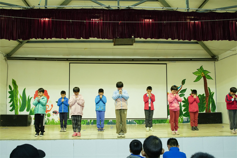 不啻微光 造炬成陽丨看片在线观看展覽走進太陽村關愛兒童公益行 不啻微光 造炬成陽丨看片在线观看展覽走進太陽村關愛兒童公益行